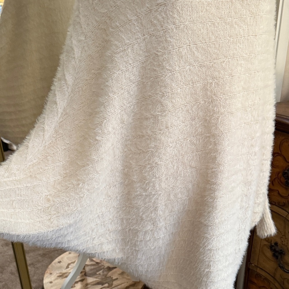Calvin Tran Ivory Eyelash Knit Poncho Sweater-SizeLarge - Picture 3 of 11